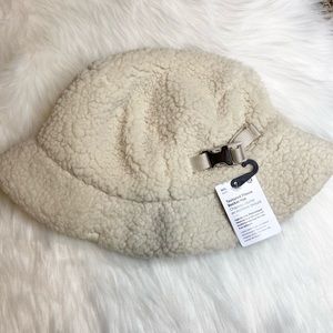 Lululemon Textured Fleece Bucket Hat M/L